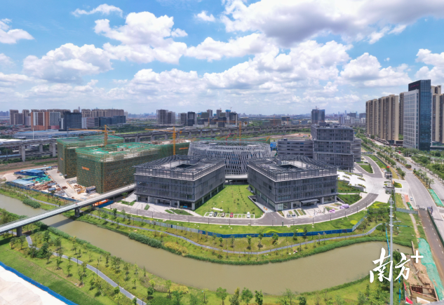 建设中的季华实验室.南方日报记者 戴嘉信 摄