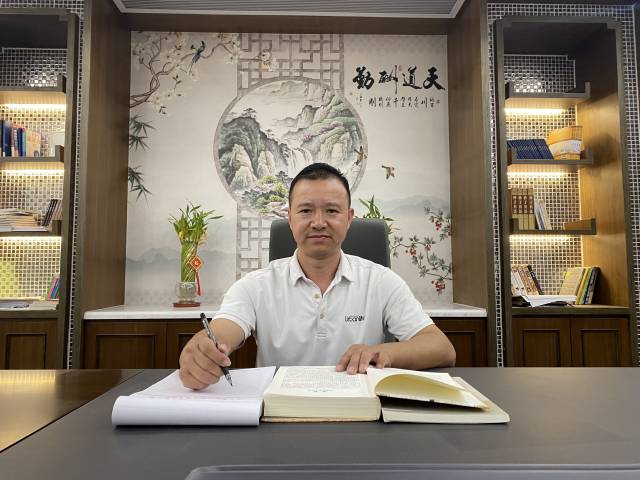 雅信狮头鹅专业合作社负责人余仁辉