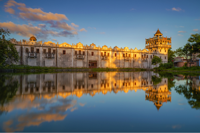 开平市塘口镇强亚古村。