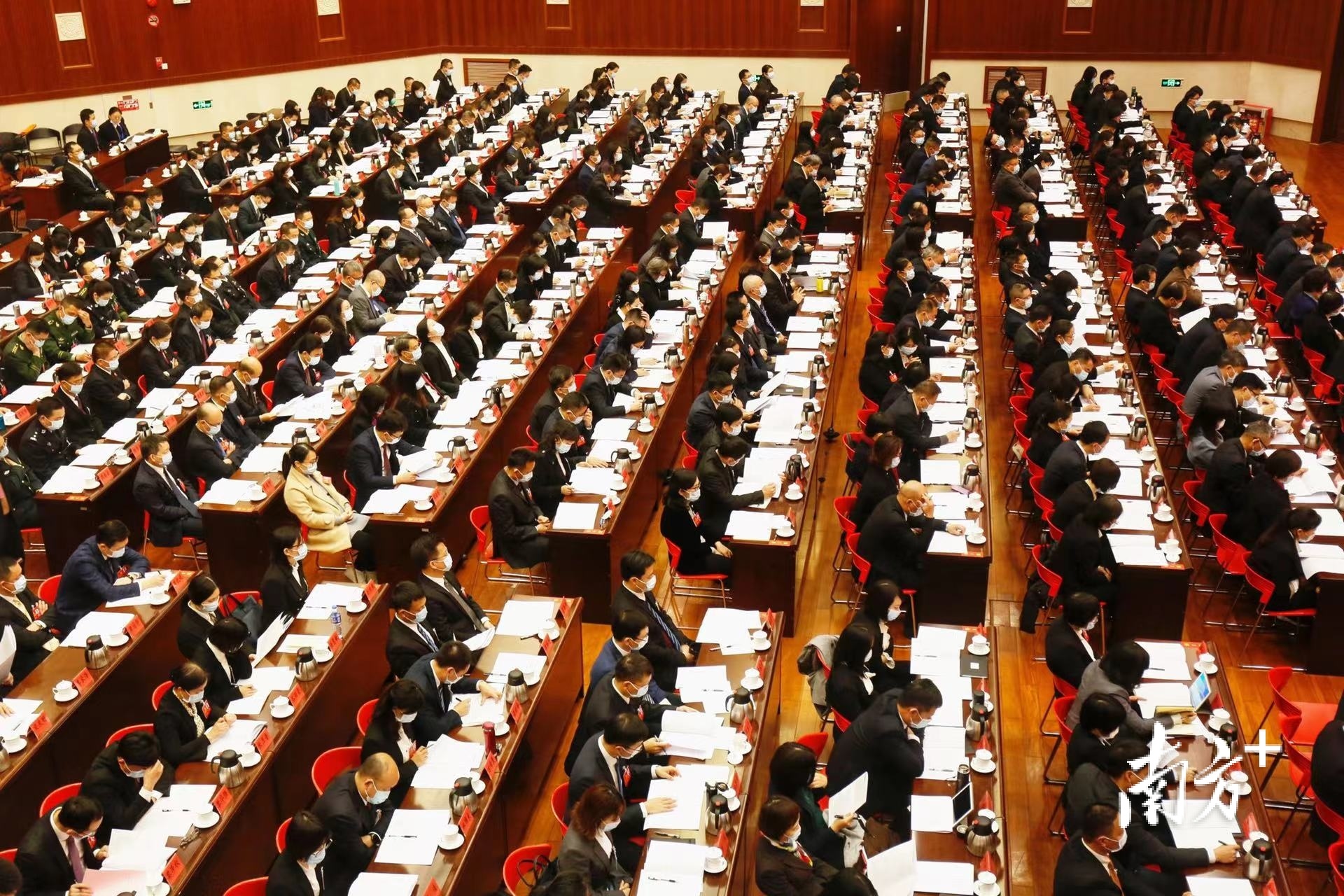 大会提出，要以超常规之举开创中山工作新局面，不负嘱托、不负未来、不负先贤、不负中山人民。图为开幕式现场。  南方+ 叶志文 拍摄