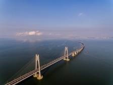 珠海将研究经港珠澳大桥到深圳的通行模式 | 聚焦党代会