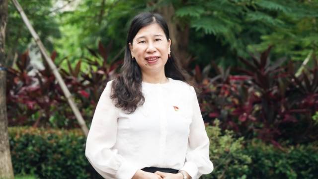 精彩思政课|跟龙启兰老师登上罗三妹山，回顾改革开放故事