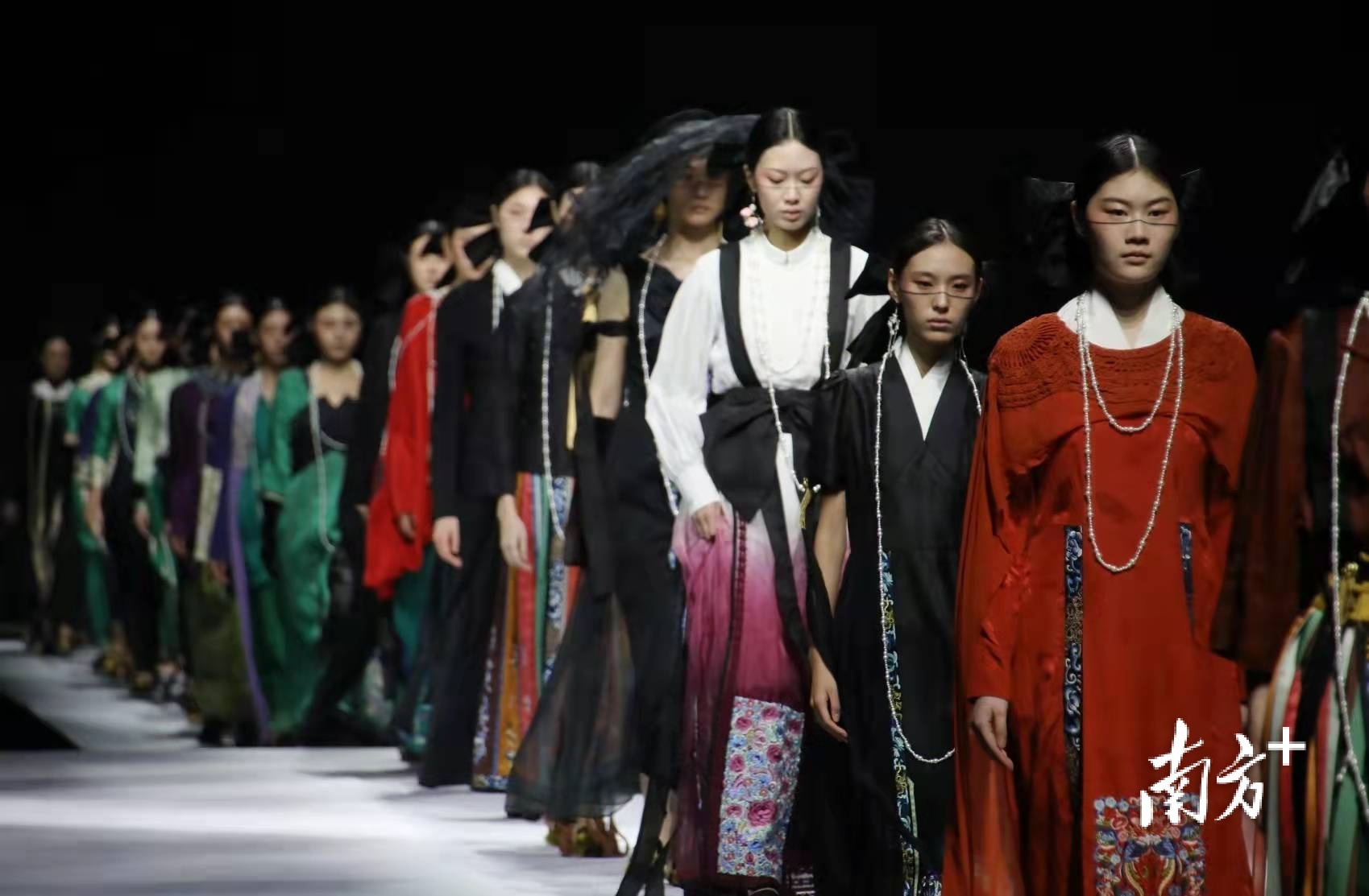     南方+ 符超军 拍摄