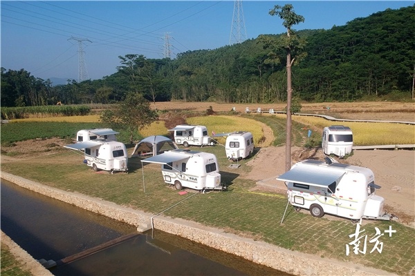 南方+ 梁维春 拍摄