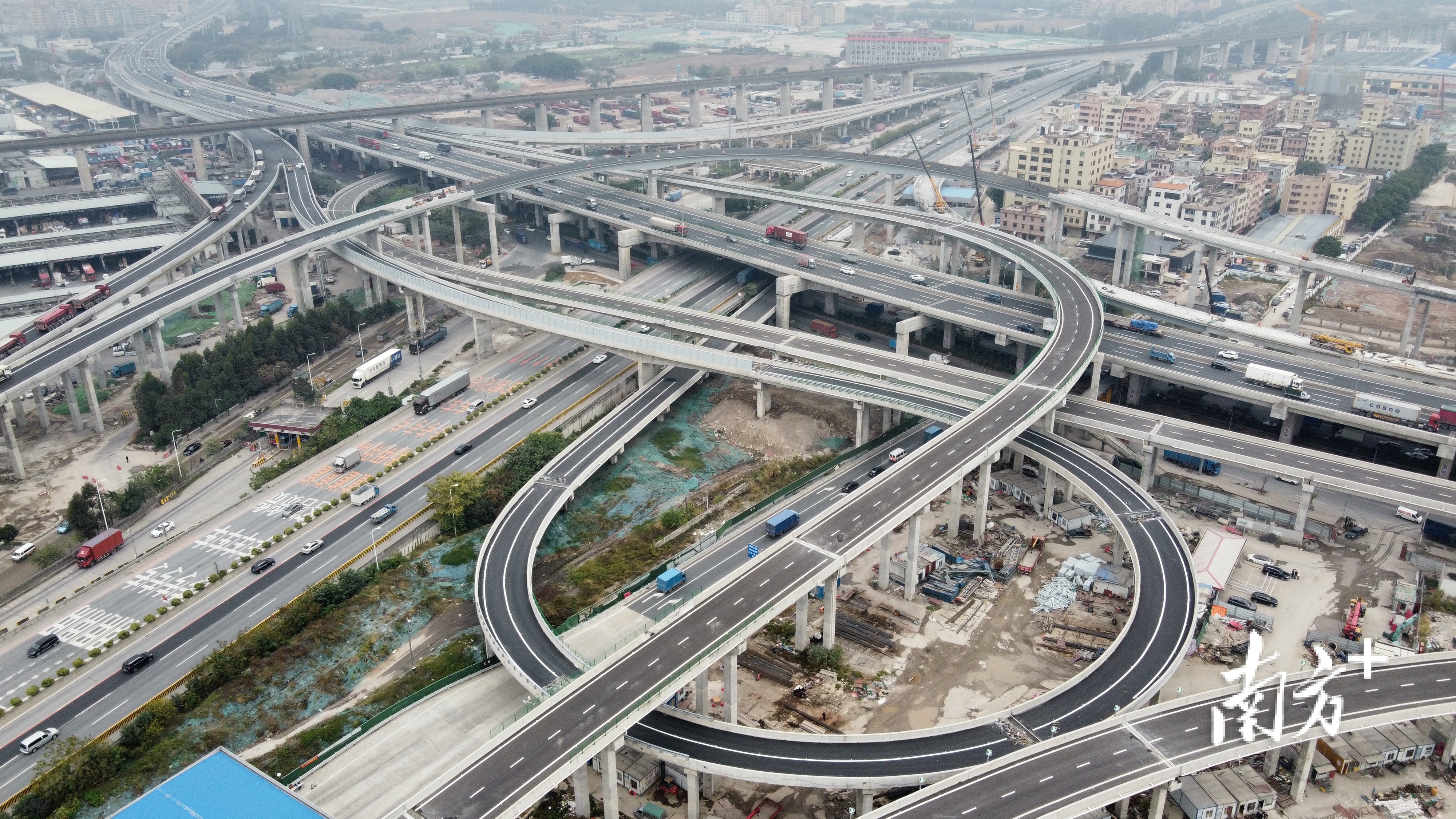 广佛肇高速广州段朝阳互通。 广佛肇高速广州段朝阳互通。