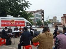 巡回审判进乡村，释法明理敲“警钟”