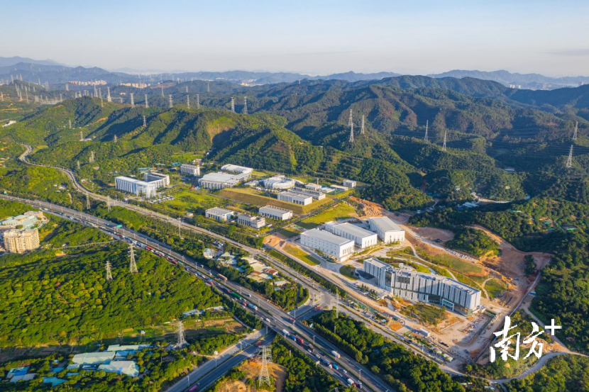 中国散裂中子源 黄政正摄