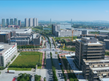 围绕南北都会中心，重点布局电子信息、智能装备产业｜顺德两会