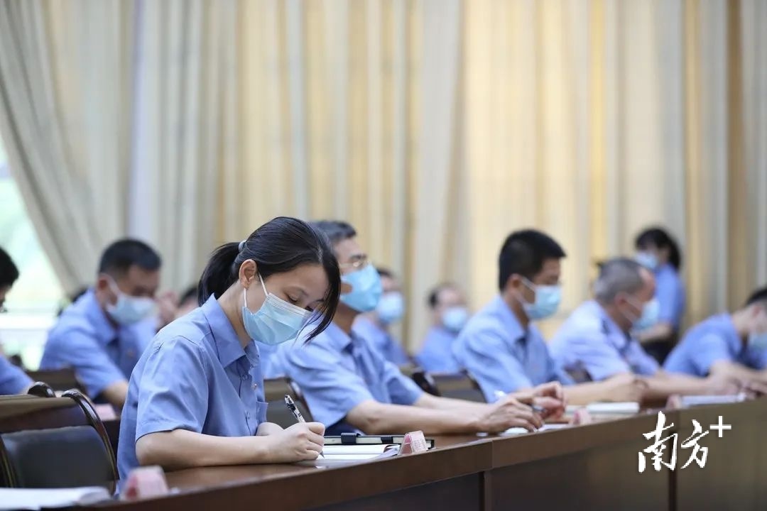 南方+ 卢慧 拍摄