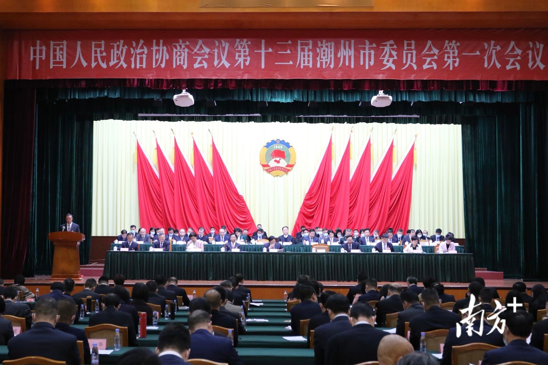 1月11日上午，中国人民政治协商会议第十三届潮州市委员会第一次会议在潮州市党政机关会堂开幕。陈树洁 摄