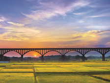 云浮市委书记卢荣春：擦亮美丽云浮高质量发展底色