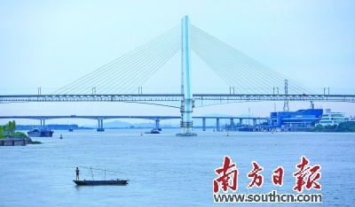 广珠城轨和珠三角环线高速跨越西江，将中山和江门相连接。  南方+ 叶志文 拍摄