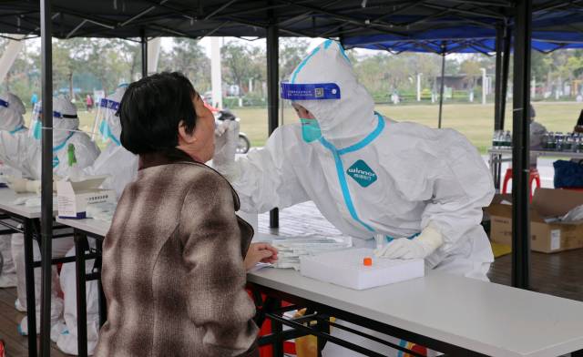 全员核酸检测进行时，珠海金湾68个采样点开启