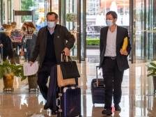 带着这些“金点子”，广东省政协委员今日陆续报到