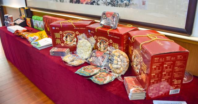 现场展示了琳琅满目的预制菜品