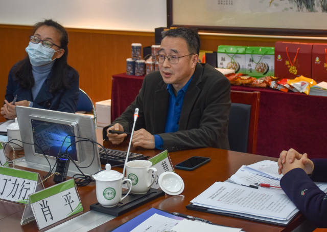 仲恺农业工程学院机电工程学院院长丁力行发言