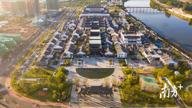 农行广东分行大力支持乡村振兴，图为该行支持的“客都人家”特色文旅小镇项目。   受访者供图