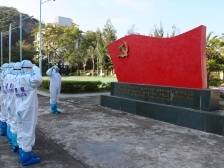 春节将至，万山边检站单日查验出入境渔民超300人次