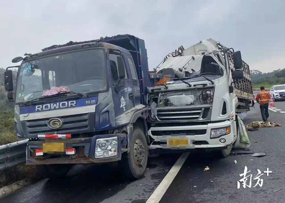 请老师将车牌号打马赛克