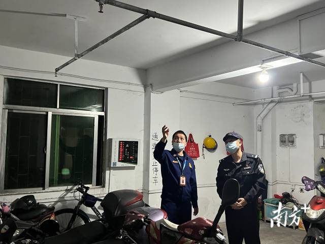 配图