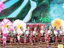 “小蛮腰”上秀太极，姜昆学说广东话，央视虎年春晚的粤味在这里……