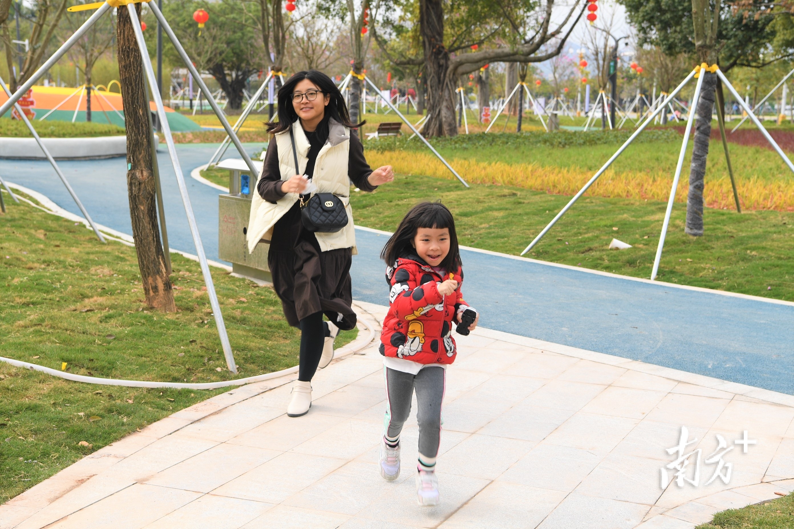 赶紧去,游乐园还有位置!杨兴乐 拍摄 赶紧去,游乐园还有位置!杨兴乐 拍摄