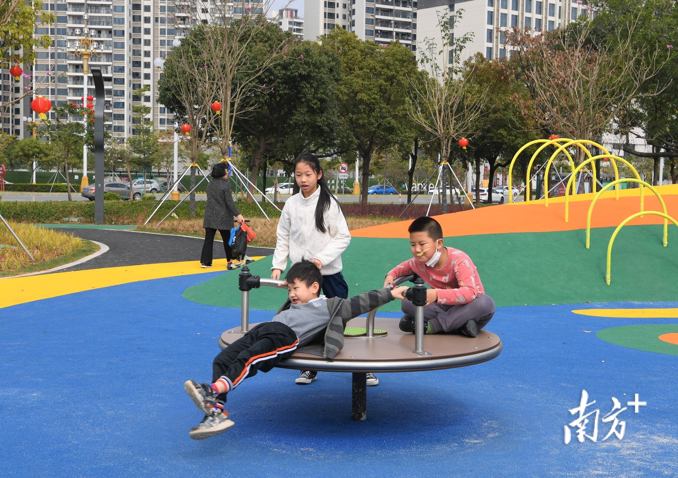 爱的魔力转圈圈.杨兴乐 拍摄