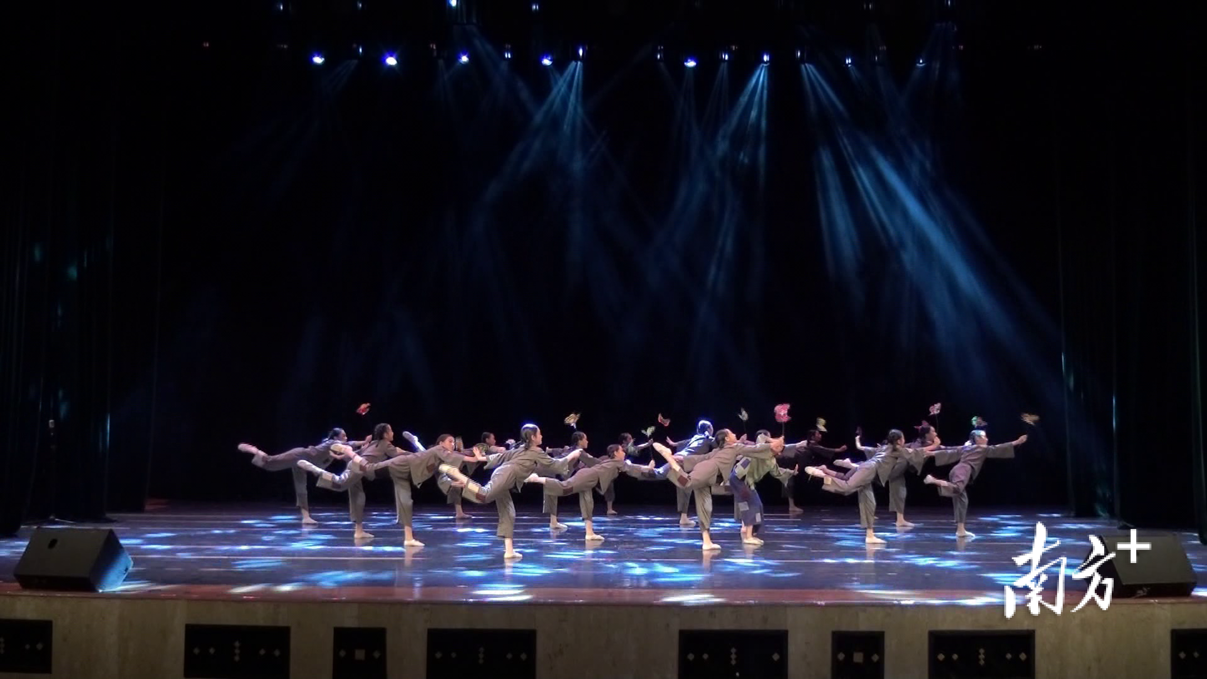 环湖小学舞蹈《小萝卜头》 环湖小学舞蹈《小萝卜头》