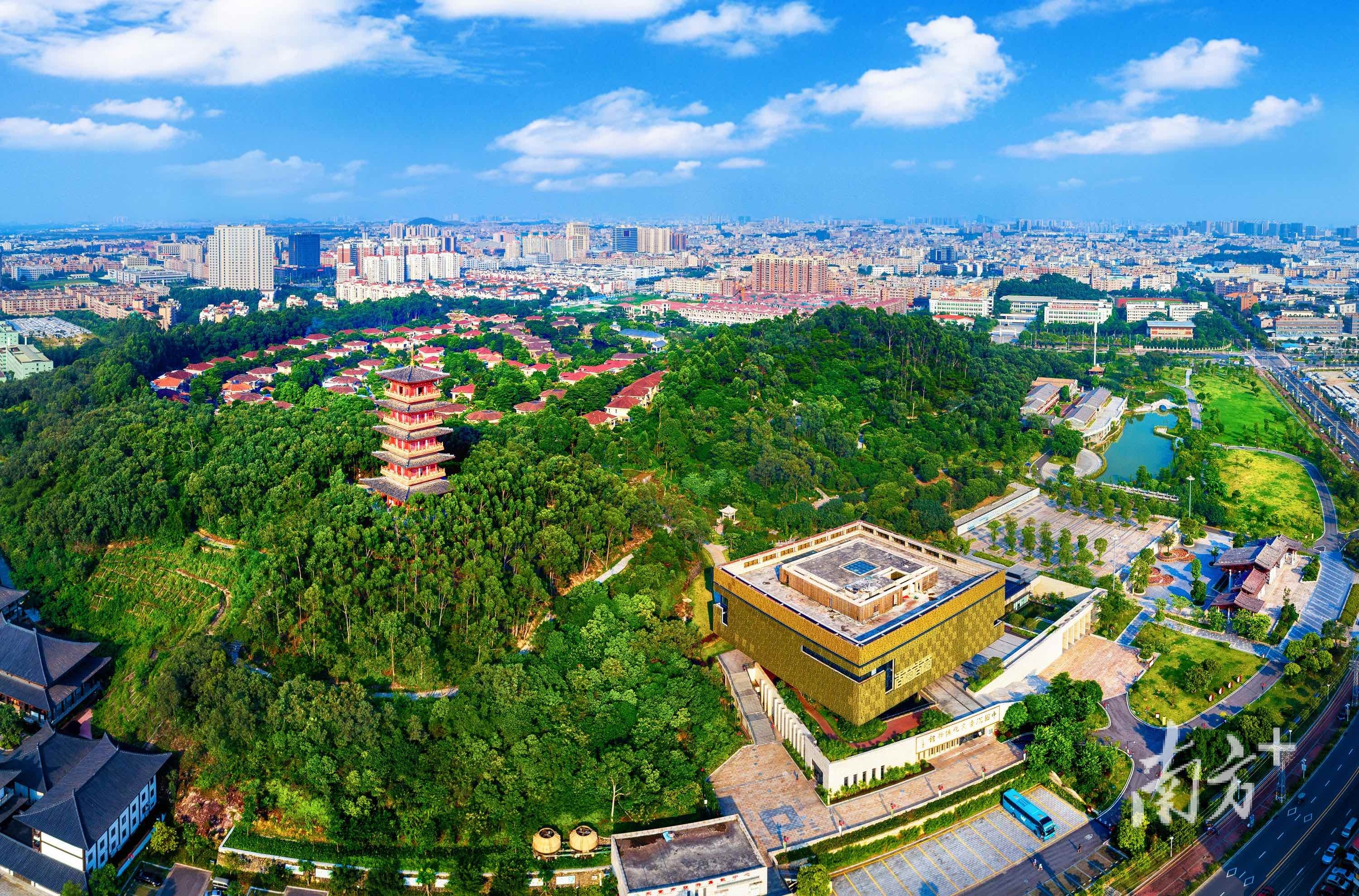 寮步以党建为引领争创发展新优势，跻身全国乡镇综合竞争力前20强。