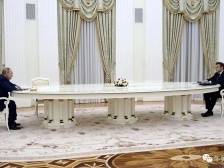 回国后，普京干了一件史无前例的大事！