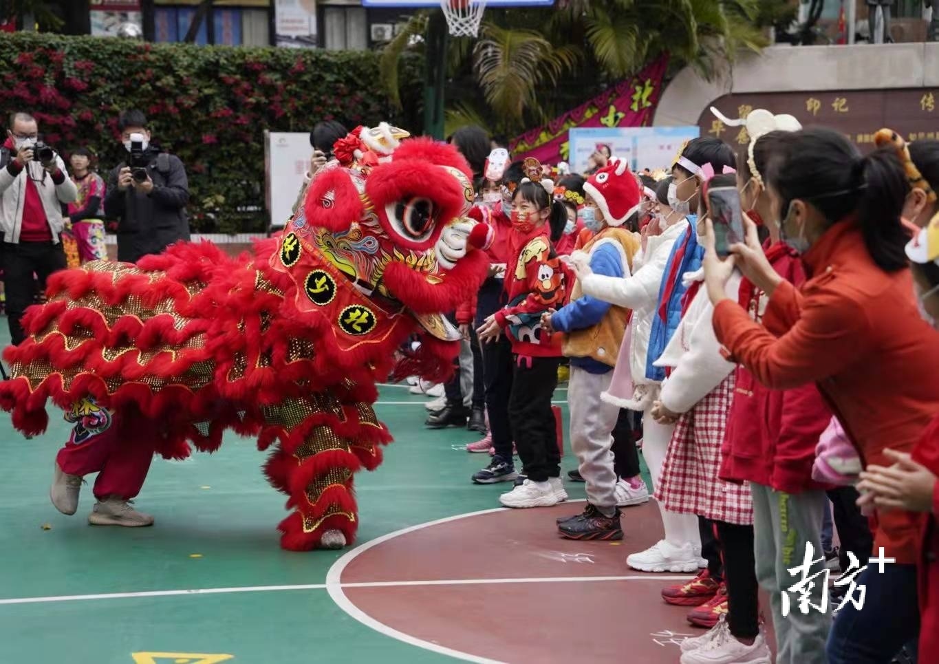 南方+ 李细华 张冠军 拍摄