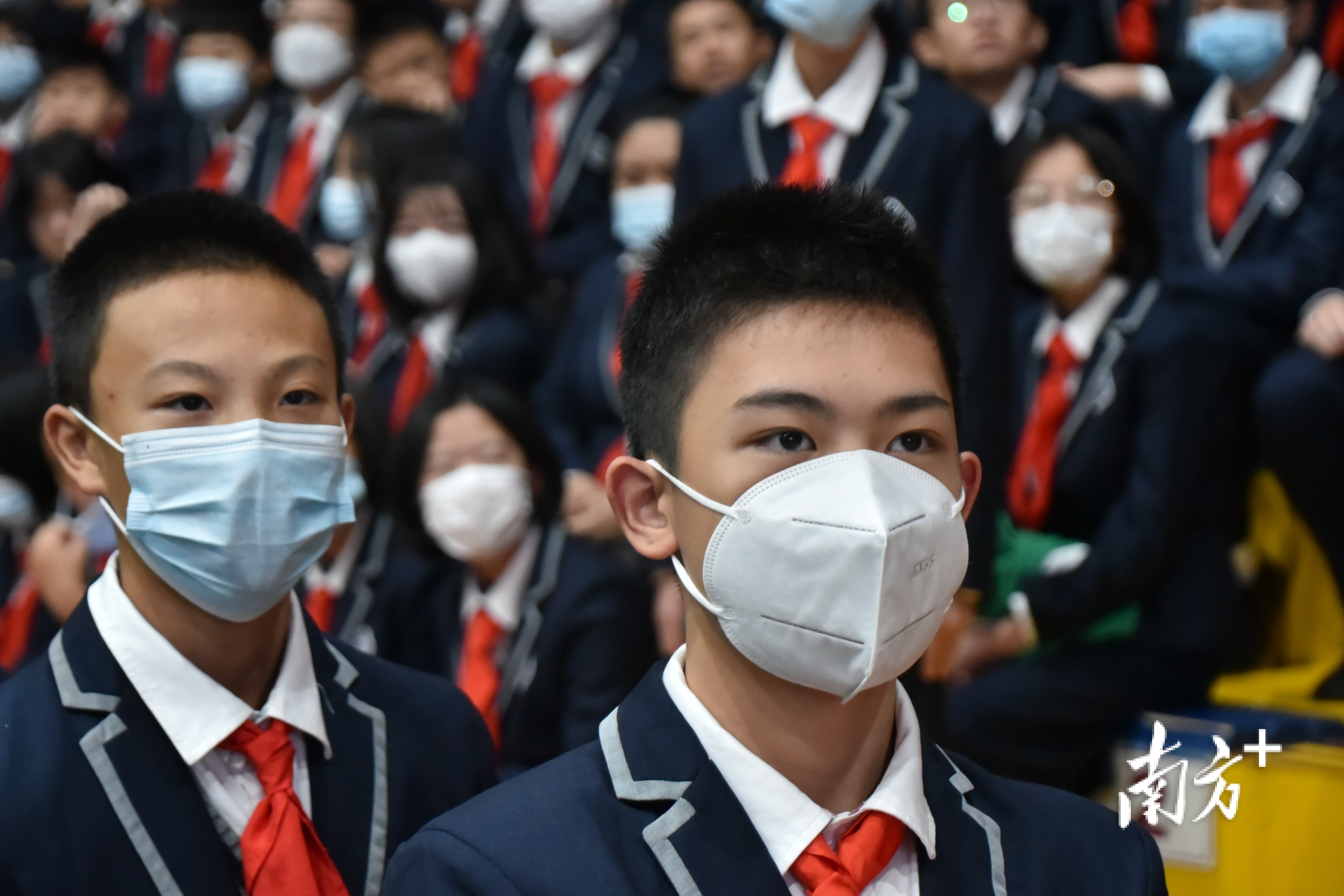 南方+ 李细华 张冠军 拍摄