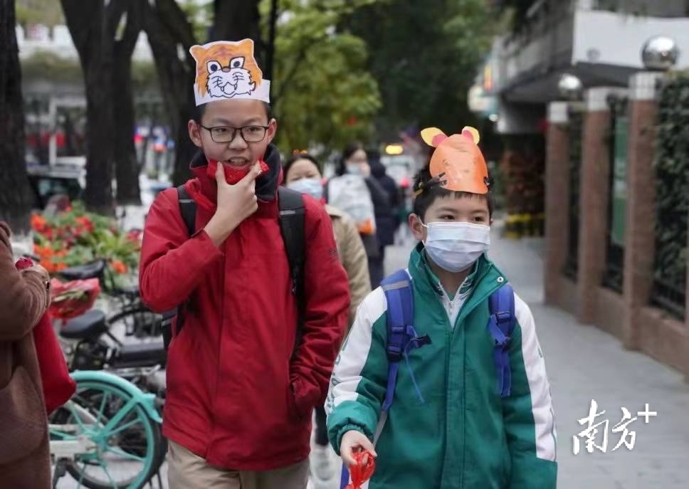 南方+ 李细华 张冠军 拍摄