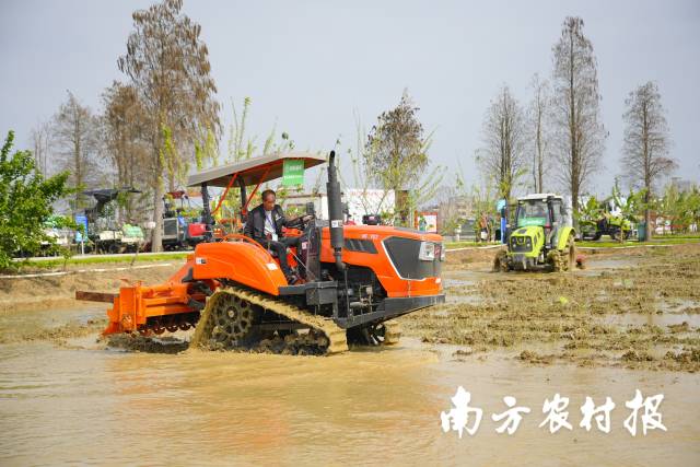 农机轰鸣闹春耕