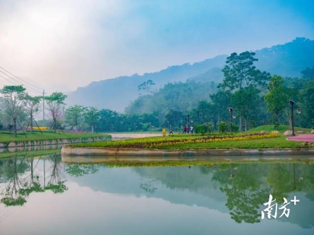 小楼镇邓山村景色。