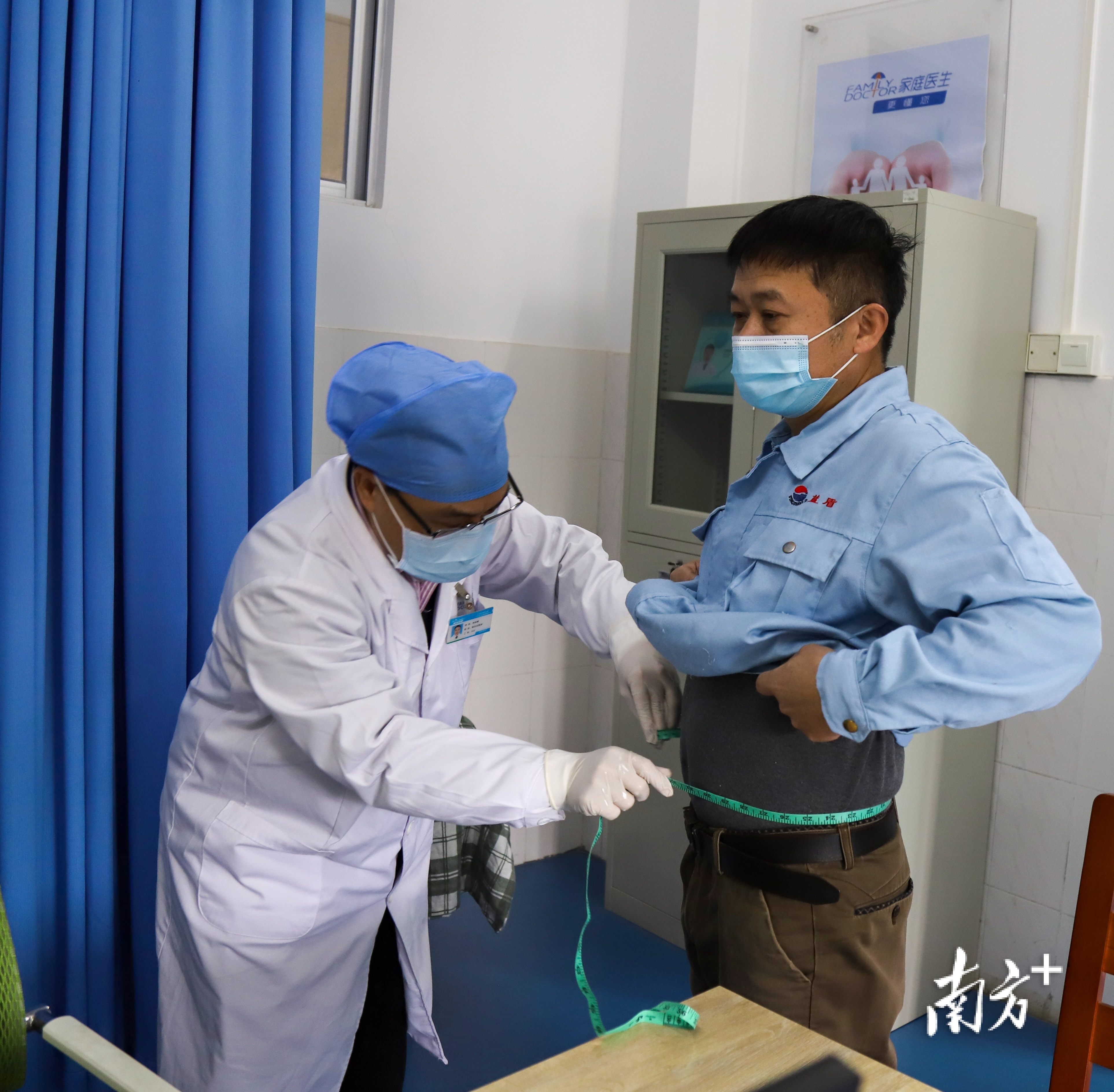 近日，“2021中国家庭健康守门人年榜”发布，桥头镇社区卫生服务中心全科副主任医师朱科榜入选个人榜，受到国家卫生健康委人口文化发展中心等部门的表彰。