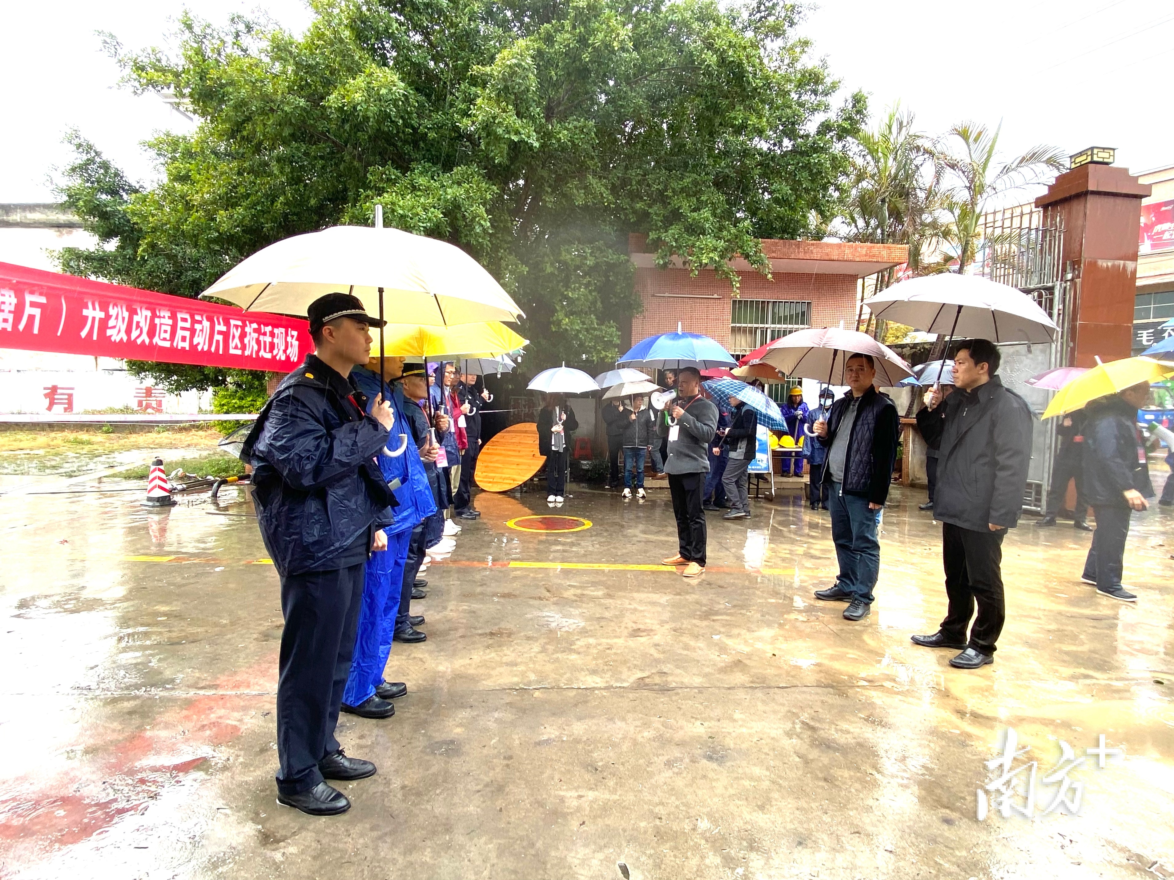 潮安区村镇工业集聚区（凤塘片）升级改造启动片区拆迁现场。南方+ 纪金娜 拍摄