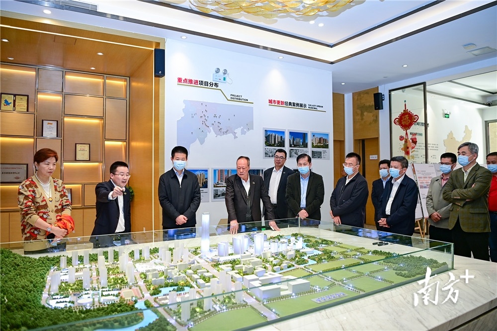 东莞市领导到黄江镇调研重点项目工作。