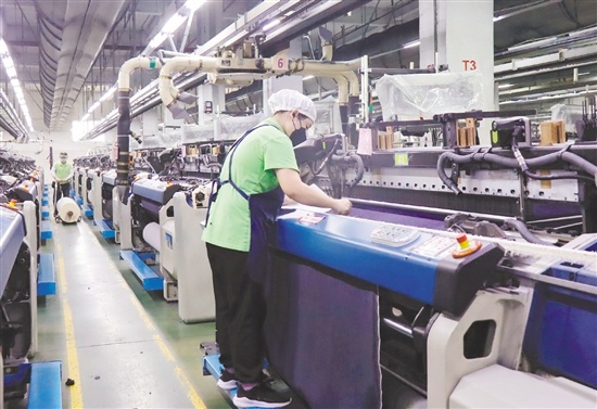 工业经济是台山经济增长的主要动力。台山市坚持工业立市，致力创新发展，发展后劲持续增强。