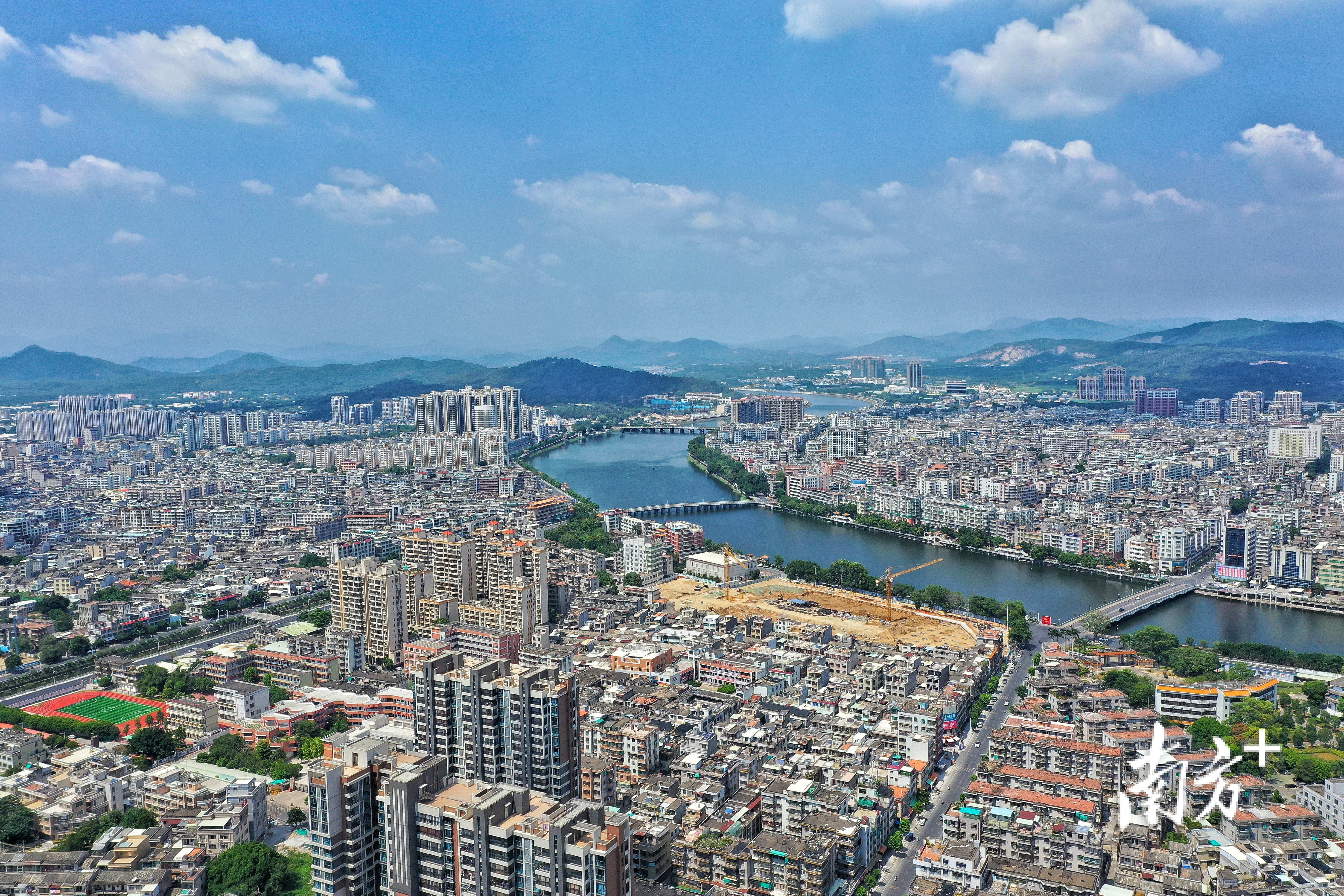 2021年饶平县GDP首次突破300亿元大关。洪志滨 摄