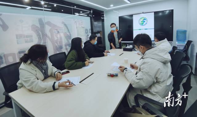 电白对虾区域公用品牌logo初选现场会。  南方农村报 李昕洋 拍摄