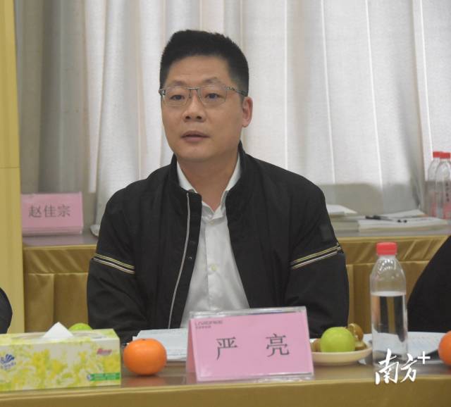 南方報業(yè)傳媒集團編委，南方農(nóng)村報社黨委書記,、主編嚴亮