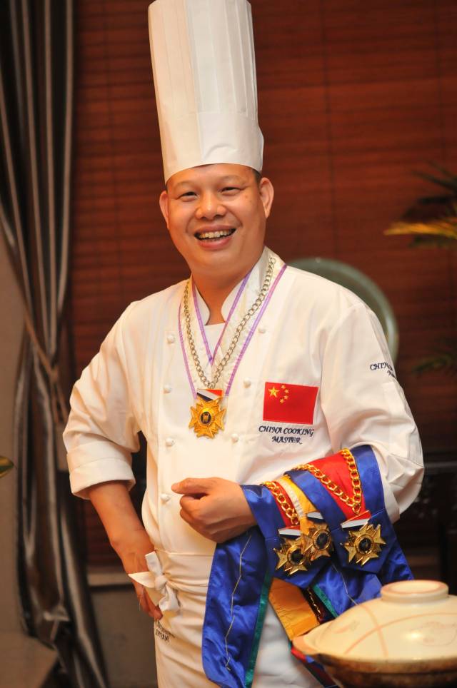 恒兴水产食品事业部研发中心应用工程师、米其林三星主厨郭日勋。受访者供图