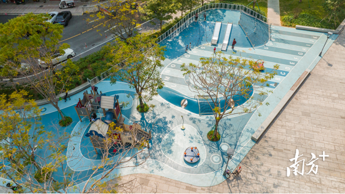 广发片区城区品质提升工程新修建的儿童乐园。 黄伟兴摄