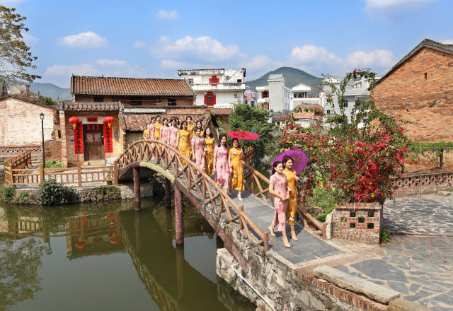 旗袍队成为金林村的一道亮丽风景。