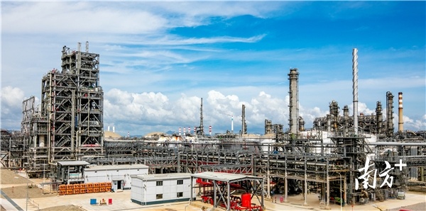 大亚湾石化区连续三年位列“中国化工园区30强”榜首。大亚湾区供图