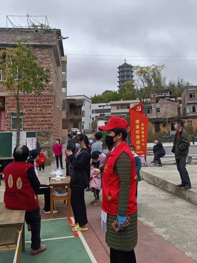 王宏芳参与志愿服务