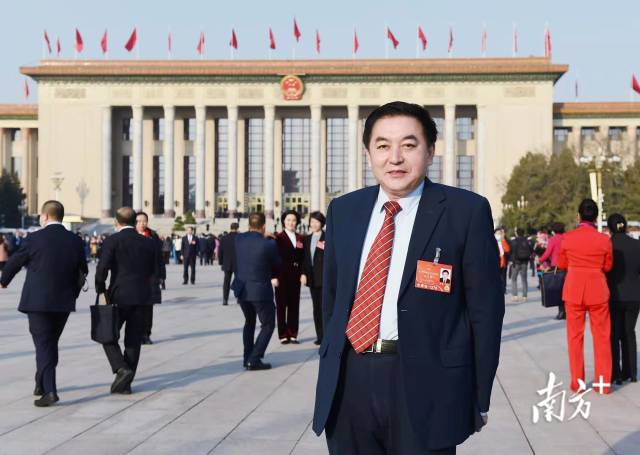 全国人大代表、山东省兽医协会会长、山东绿都生物科技有限公司董事长沈志强