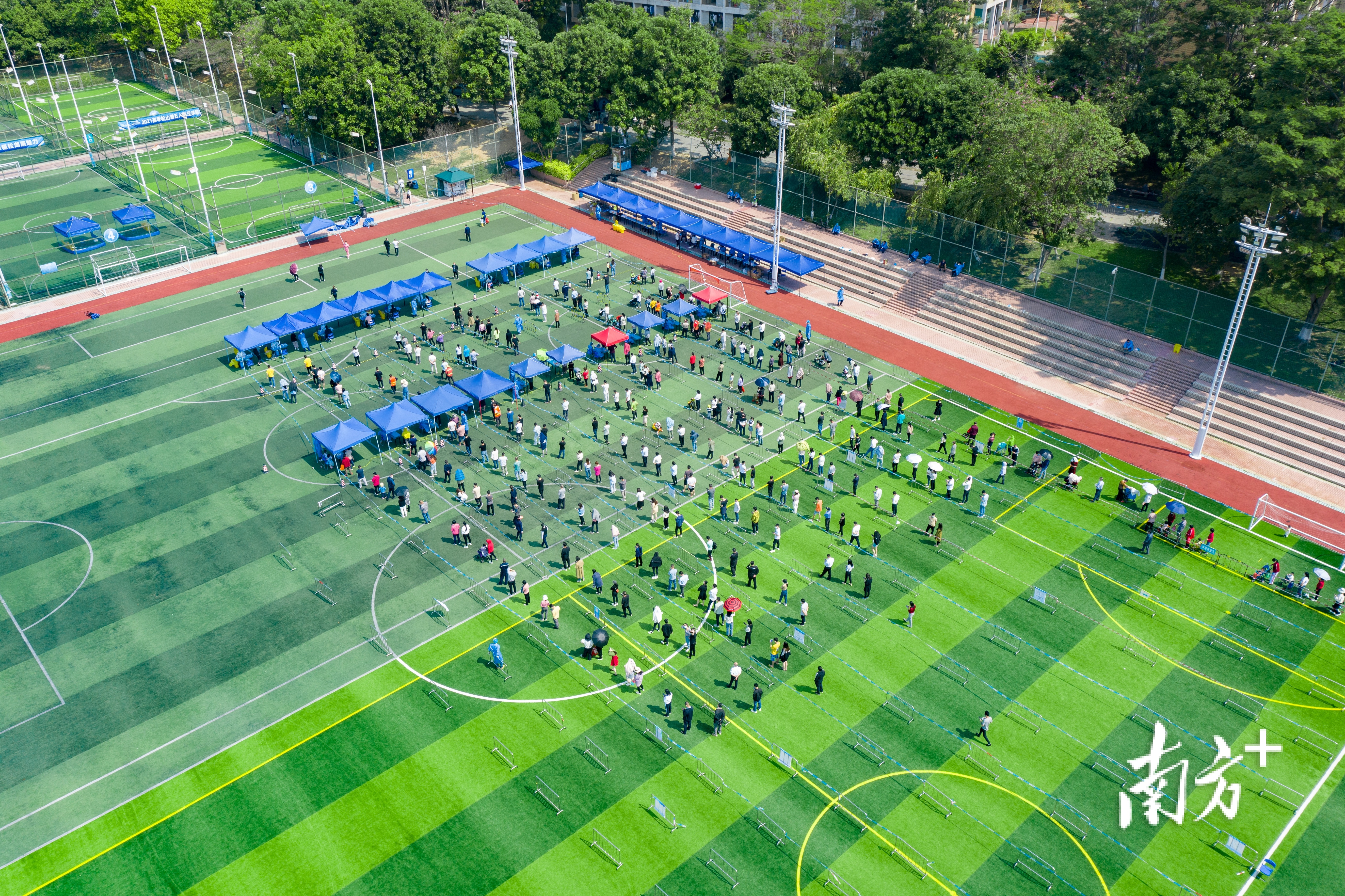 松山湖有序开展大规模核酸检测。松湖宣供图.
