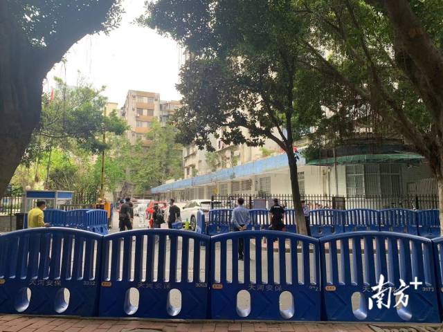 南方+ 梁钜聪 拍摄